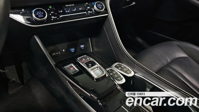 Hyundai Sonata Hybrid 2022 — Photo 2/20