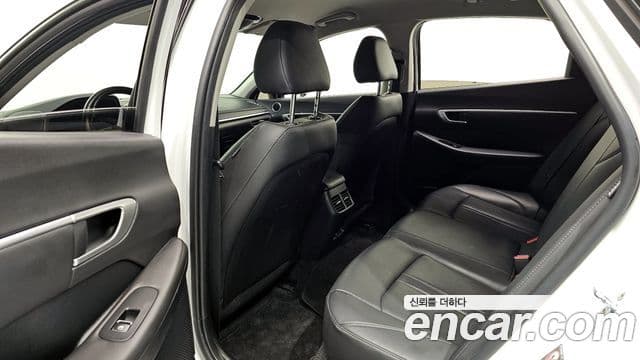 Hyundai Sonata Hybrid 2022 — Photo 5/20
