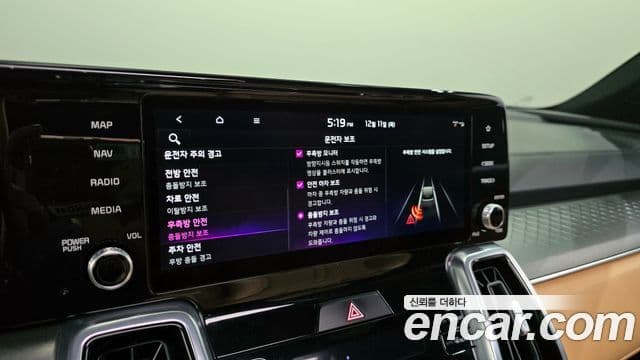 Kia Sorento 2021 — ფოტო 16/20