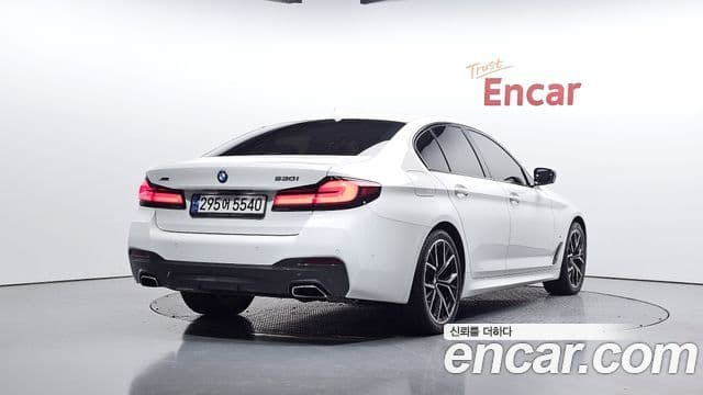 BMW 5 Series 2022 — Фото 1/20