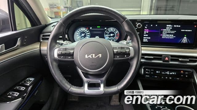 Kia K5 2022 — Şəkil 13/20