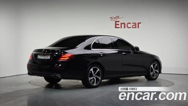Mercedes-Benz E-Class 2020 — Şəkil 2/20