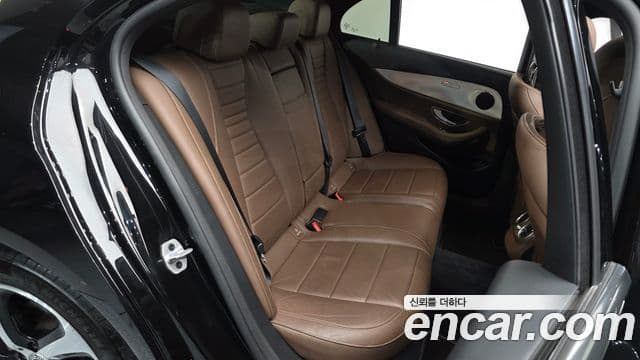Mercedes-Benz E-Class 2020 — Şəkil 13/20