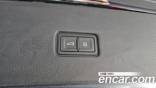 Audi Q7 2023 — Фото 18/20