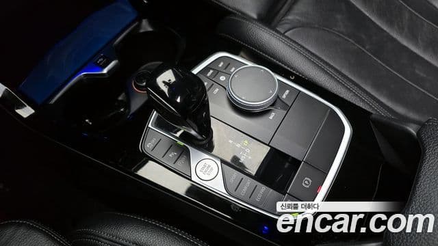 BMW 1 Series 2022 — Şəkil 9/20