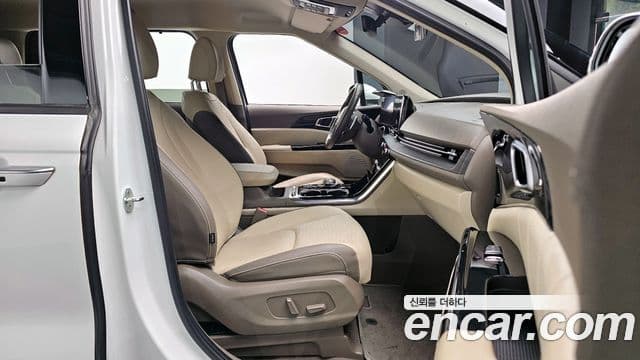 Kia Carnival 2021 — ფოტო 10/20