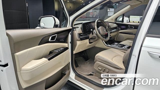 Kia Carnival 2021 — ფოტო 11/20