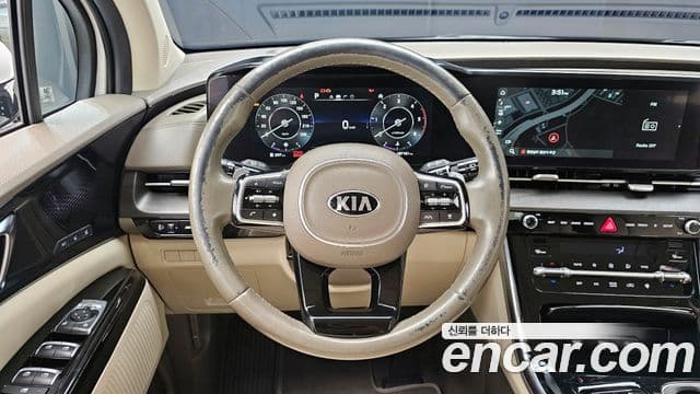Kia Carnival 2021 — ფოტო 13/20