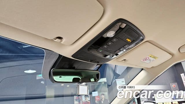 Kia Carnival 2021 — ფოტო 19/20