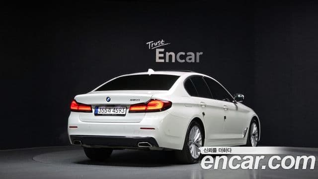 BMW 5 Series 2023 — Şəkil 17/20