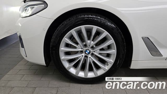 BMW 5 Series 2023 — Şəkil 12/20