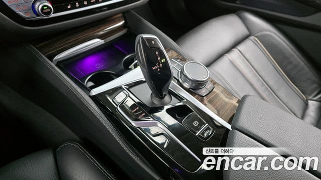 BMW 5 Series 2023 — Şəkil 13/20