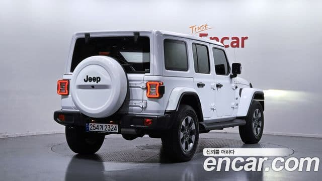 Jeep Wrangler 2019 — ფოტო 4/20