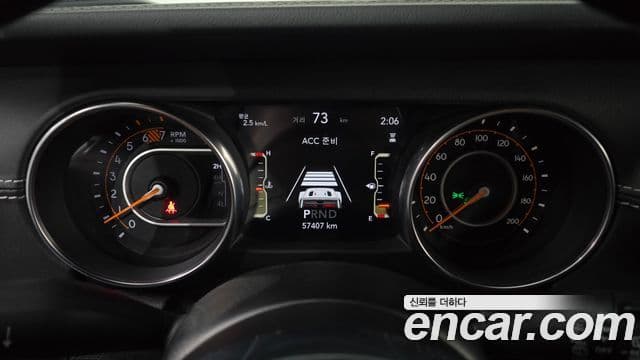 Jeep Wrangler 2019 — ფოტო 7/20