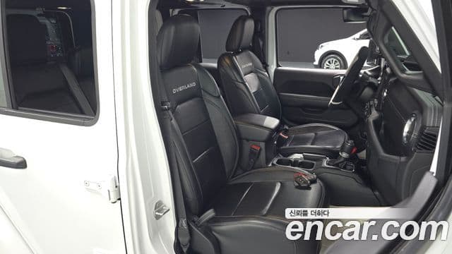Jeep Wrangler 2019 — ფოტო 8/20