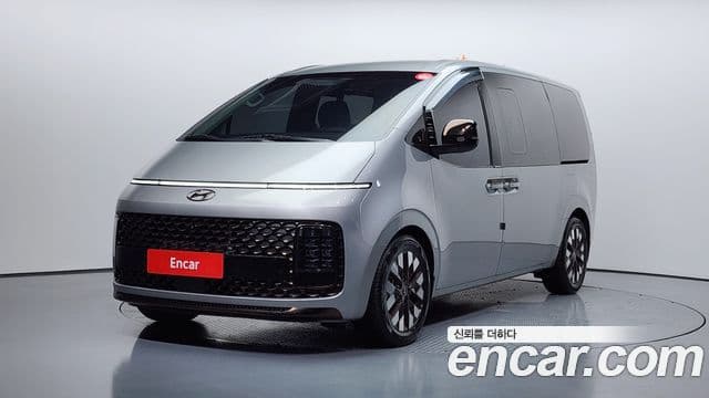 Hyundai Staria 2021 — Фото 1/20