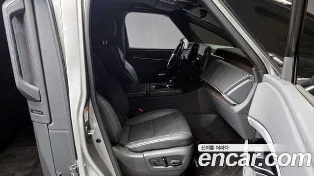 Lexus LM 2024 — фото 11 из 20