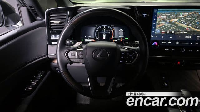 Lexus LM 2024 — фото 13 из 20