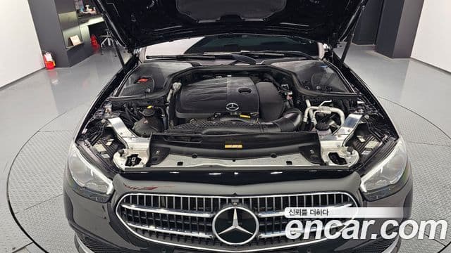 Mercedes-Benz E-Class 2021 — ფოტო 6/20