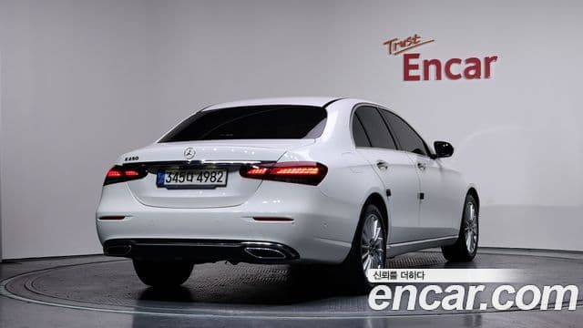 Mercedes-Benz E-Class 2020 — ფოტო 5/20