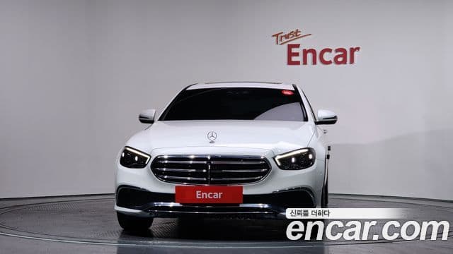 Mercedes-Benz E-Class 2020 — ფოტო 16/20