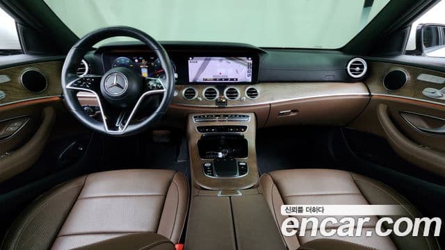 Mercedes-Benz E-Class 2020 — ფოტო 14/20