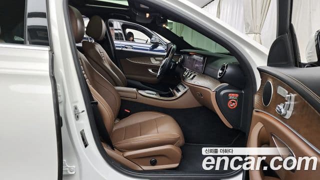 Mercedes-Benz E-Class 2020 — ფოტო 20/20