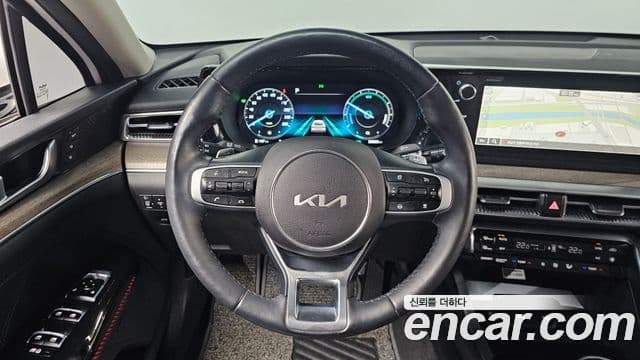 Kia K5 2023 — ფოტო 13/20
