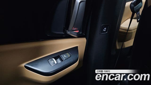 Kia Carnival 2021 — Şəkil 18/20