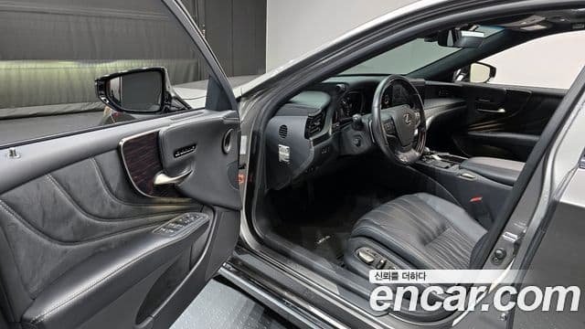 Lexus LS500 2021 — Şəkil 11/20