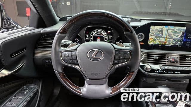 Lexus LS500 2021 — Şəkil 13/20