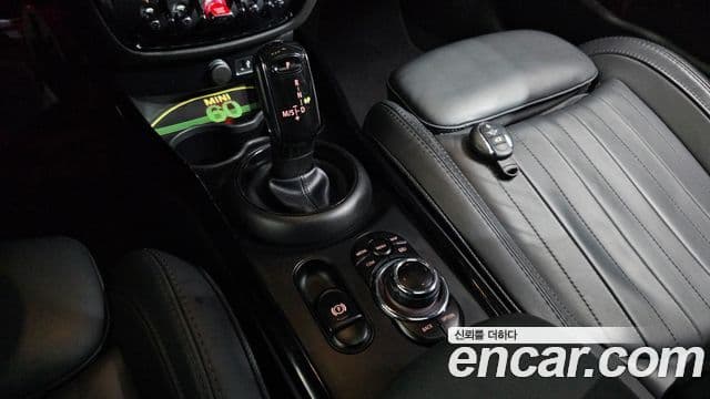 Mini Cooper S Clubman 2023 — ფოტო 9/20