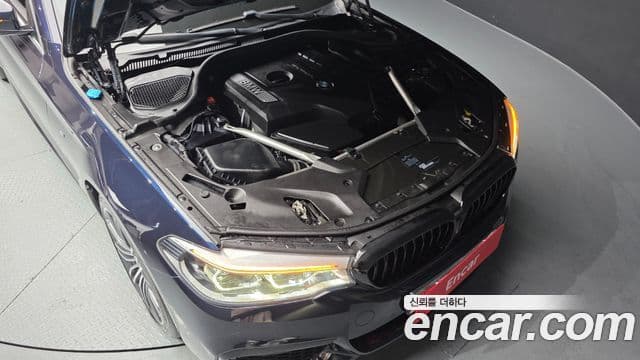 BMW 5 Series 2019 — ფოტო 6/20