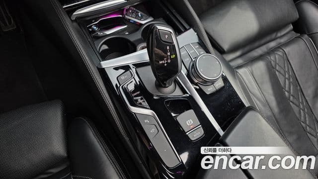 BMW 5 Series 2019 — ფოტო 9/20