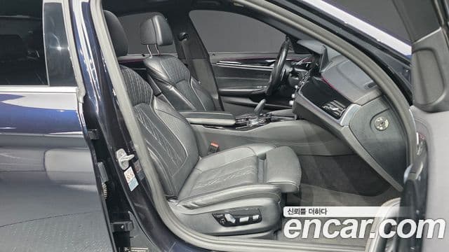 BMW 5 Series 2019 — ფოტო 11/20
