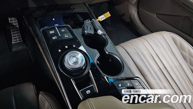 Kia K8 2021 — Şəkil 9/20