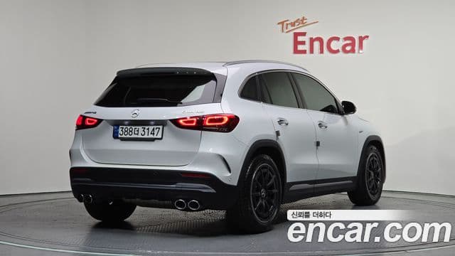 Mercedes-Benz GLA-Class 2023 — Фото 1/20