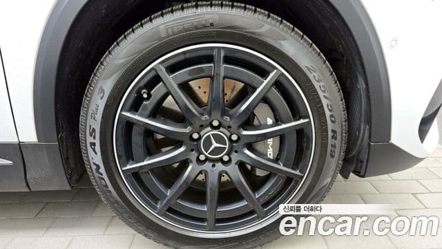 Mercedes-Benz GLA-Class 2023 — Фото 4/20