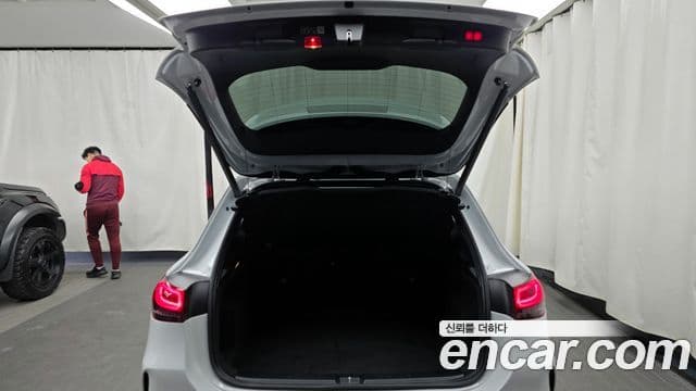 Mercedes-Benz GLA-Class 2023 — Фото 14/20
