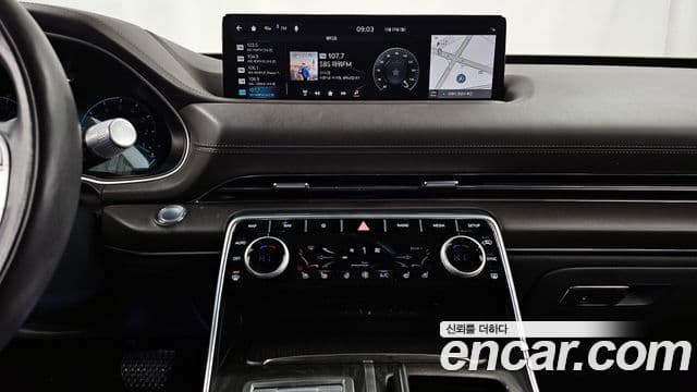 Genesis GV80 2020 — ფოტო 8/20
