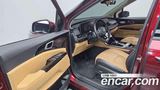 Kia Carnival 2021 — фото 11 из 20