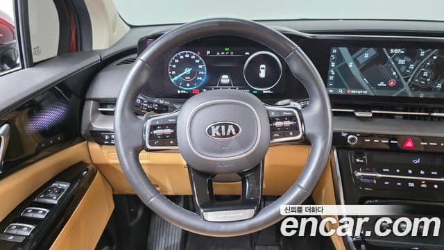 Kia Carnival 2021 — фото 13 из 20