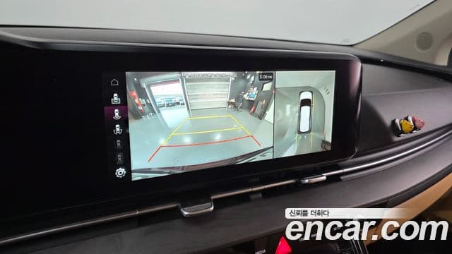 Kia Carnival 2021 — фото 15 из 20