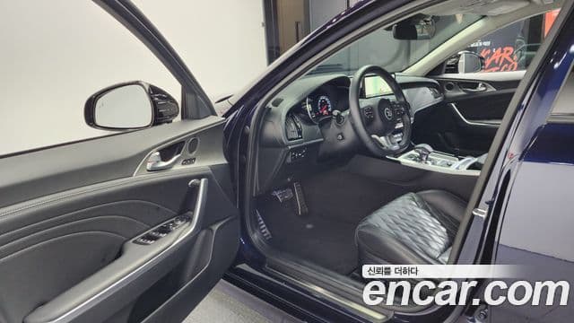 Kia Stinger 2021 — ფოტო 10/20