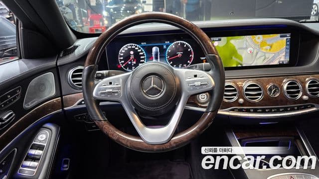 Mercedes-Benz S-Class 2019 — Photo 17/20