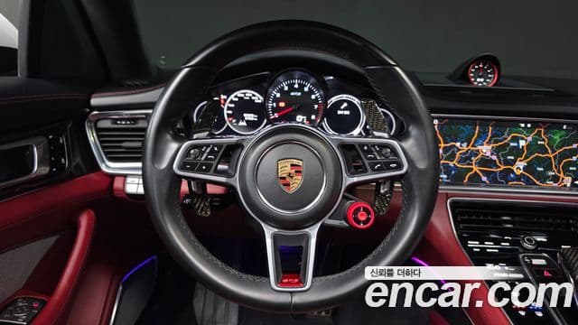Porsche Panamera 2019 — ფოტო 8/20