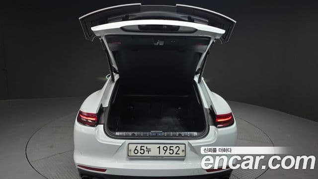 Porsche Panamera 2019 — Şəkil 16/20