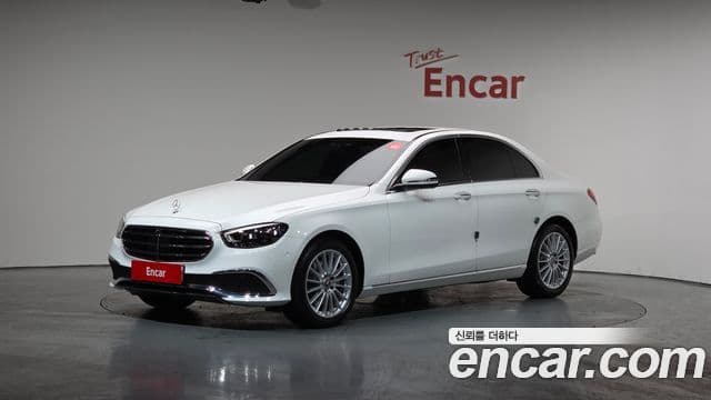Mercedes-Benz E-Class 2022 — ფოტო 1/20