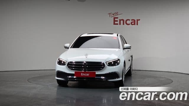 Mercedes-Benz E-Class 2022 — ფოტო 3/20