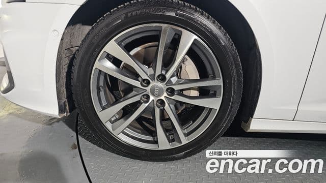 Audi A6 2021 — Photo 14/20
